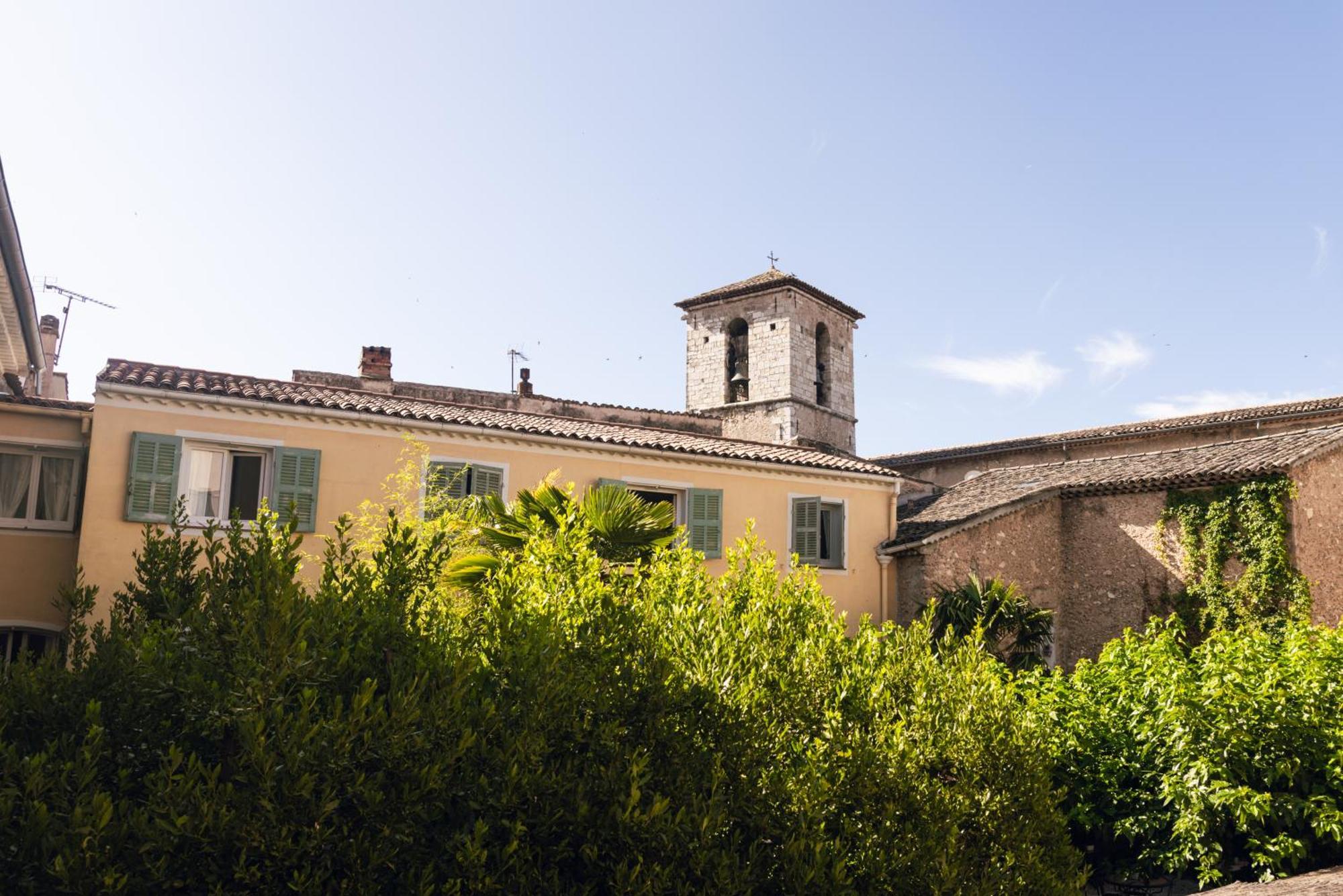 Auberge De La Tour Aups Exterior photo