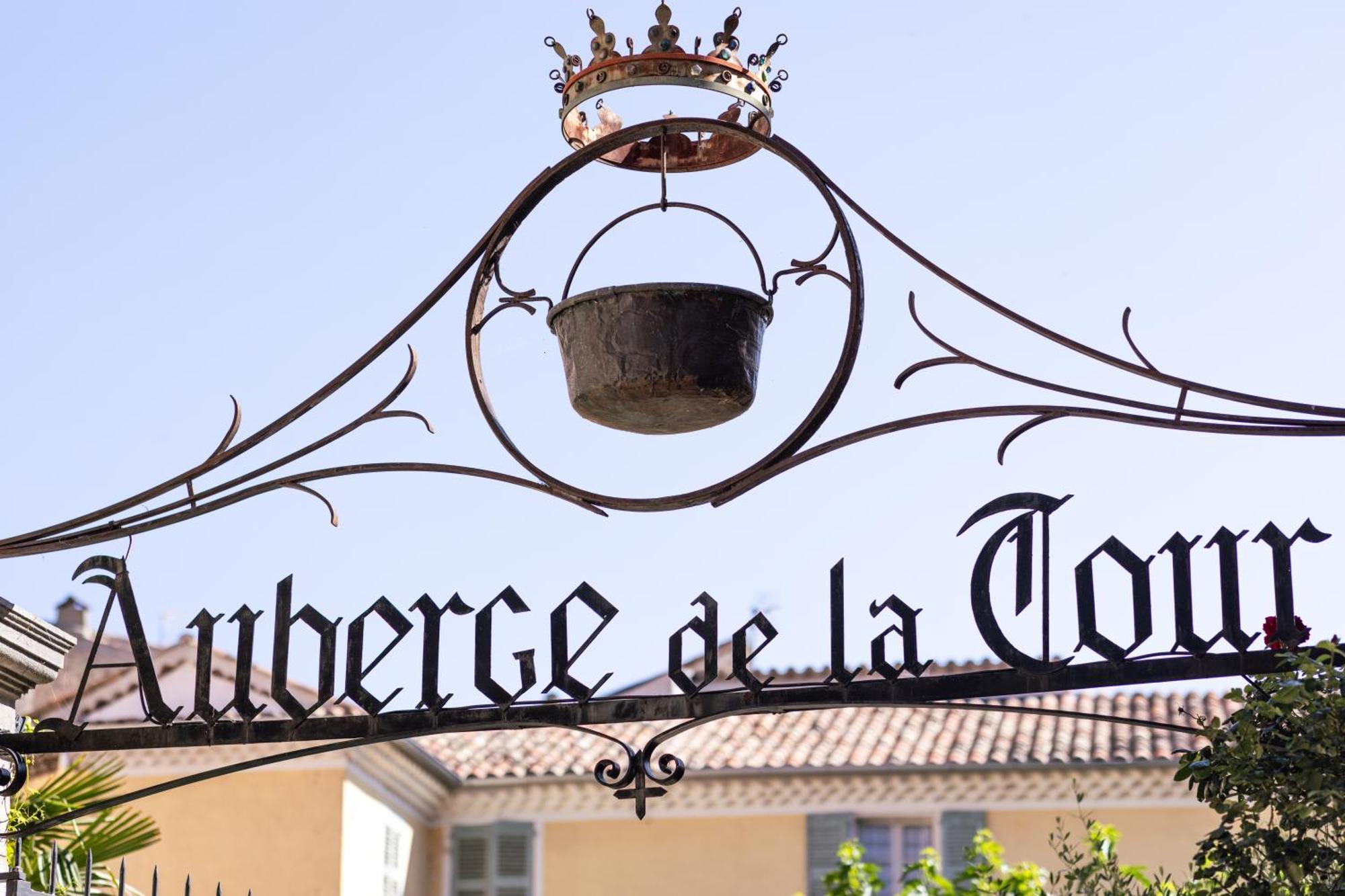 Auberge De La Tour Aups Exterior photo